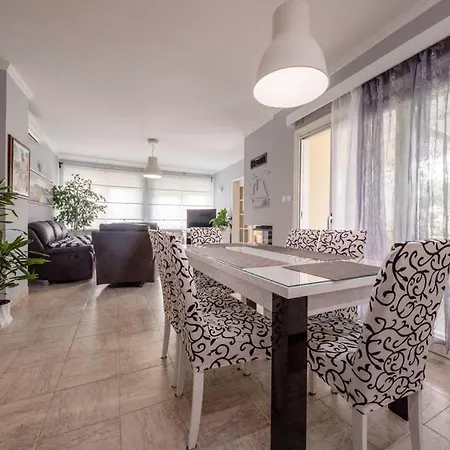 Ana & Milo Apartment