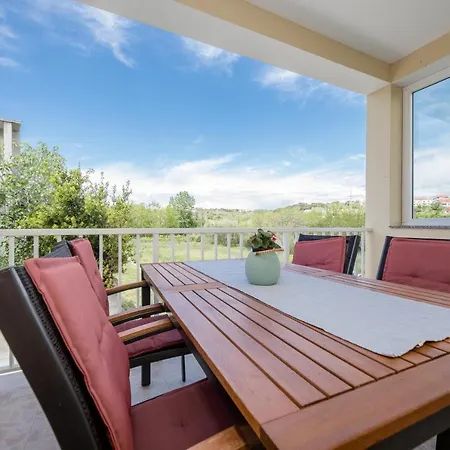 Διαμέρισμα Ana & Milo